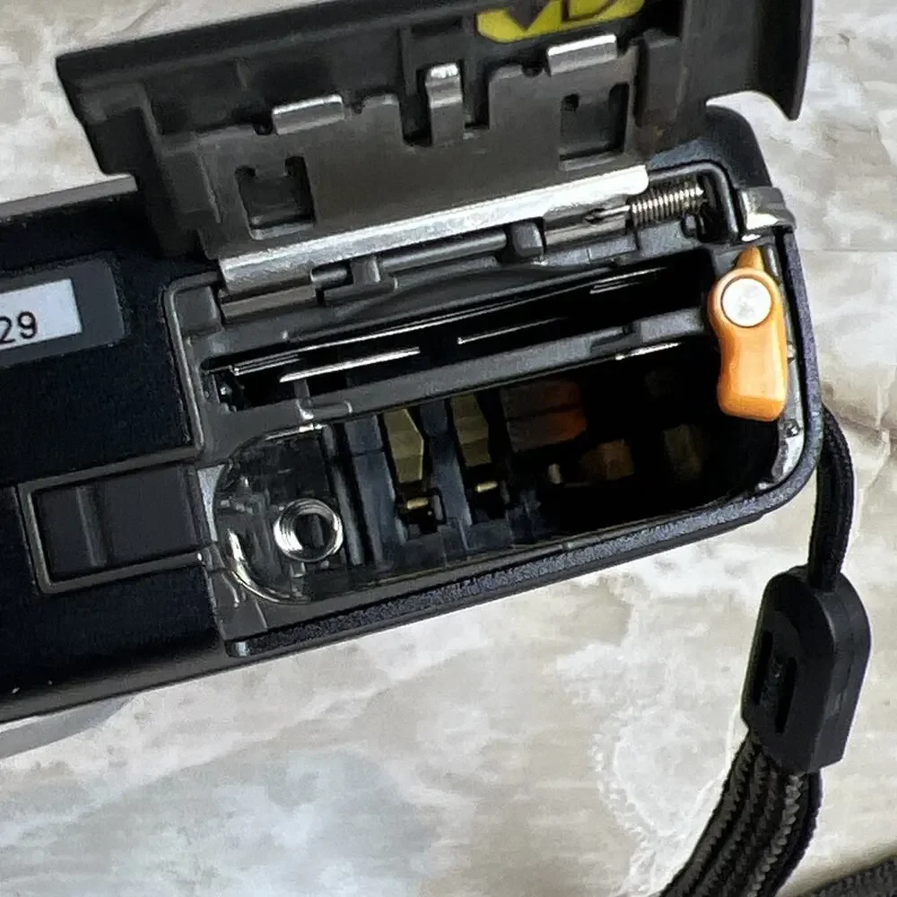 Nikon COOLPIX S560 Digital Camera Black FOR PARTS or REPAIR - NO POWER